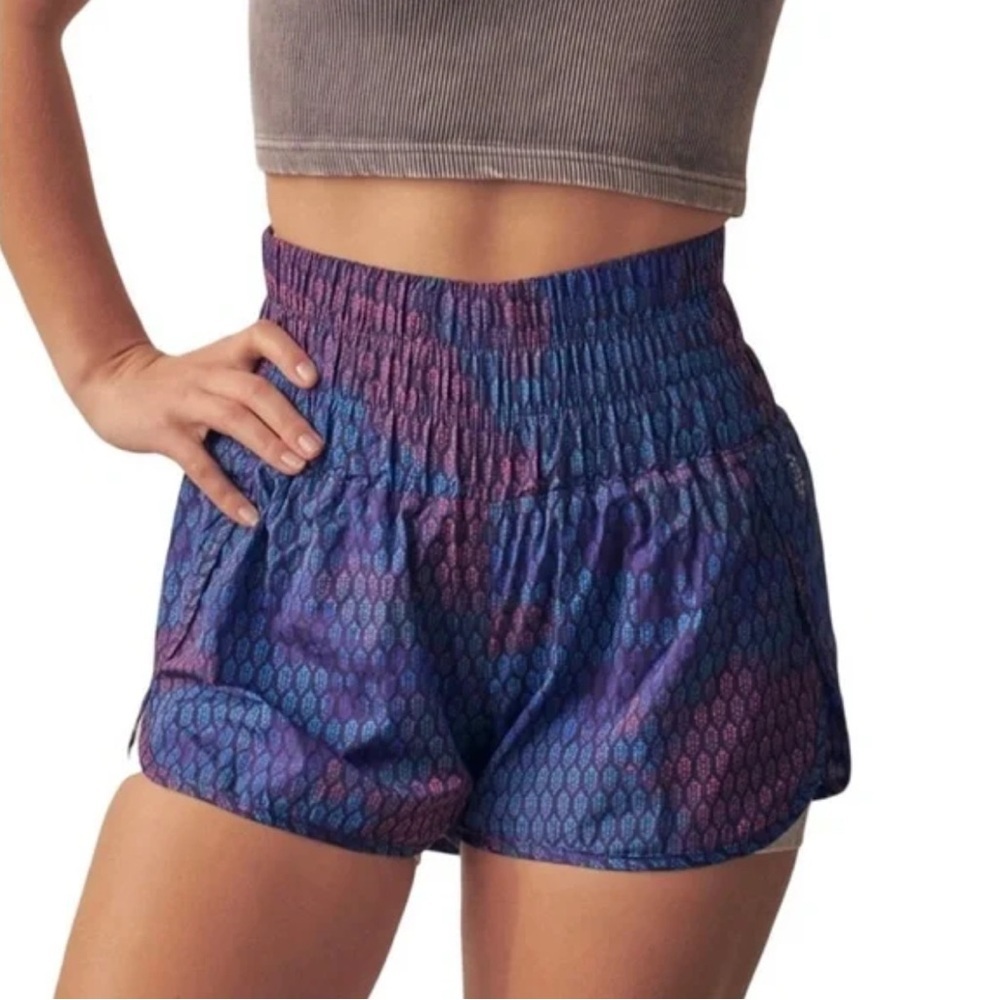 🦋 Free People Movement| EUC Women's Size M Blue, Pink & Purple Printed Short